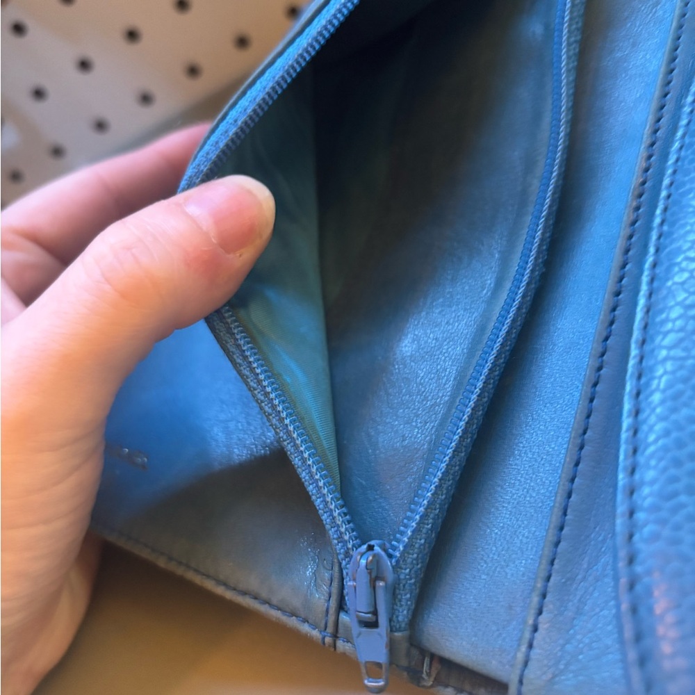 Chanel Electric Blue Caviar Leather Vintage Timeless Large Wallet - Picture 10 of 13